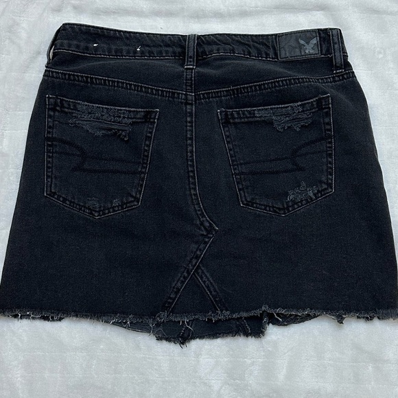 American Eagle Outfitters Distressed Destroyed Denim Miniskirt Button Fly Size 4 - Picture 2 of 7